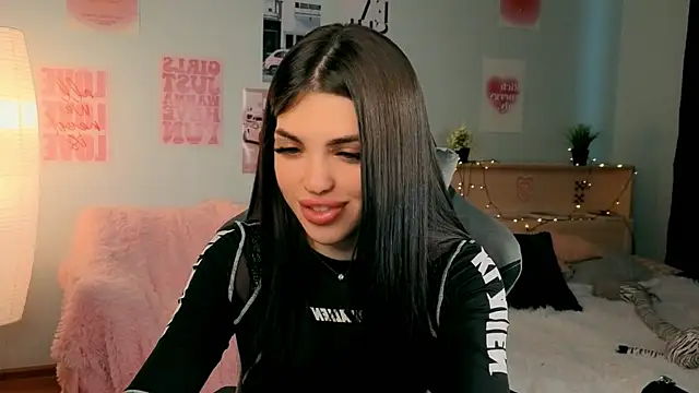 molly rettyy online show from 12, 4, 2026