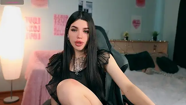molly rettyy online show from 5, 6, 2026