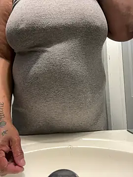 Sweetie8582 online show from 14, 4, 2026