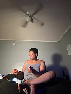 Sweetie8582 online show from 16, 4, 2026