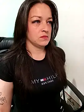 Snapshot of Isa_bluee chatting on 5, 5, 2026 Isa bluee online show from 5, 5, 2026