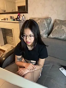 Snapshot of Z_Milll chatting on 4, 4, 2026 Z Milll online show from 4, 4, 2026