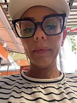 Snapshot of SofiParma chatting on 28, 5, 2026 SofiParma online show from 28, 5, 2026