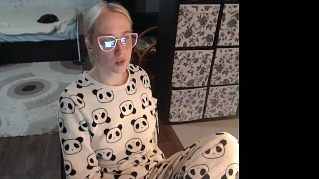 Snapshot of Sweet_hot_shrmp chatting on 28, 4, 2026 Sweet hot shrmp online show from 28, 4, 2026