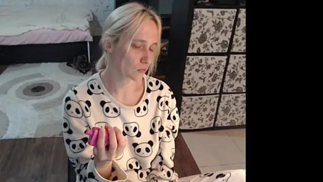 Snapshot of Sweet_hot_shrmp chatting on 20, 5, 2026 Sweet hot shrmp online show from 20, 5, 2026