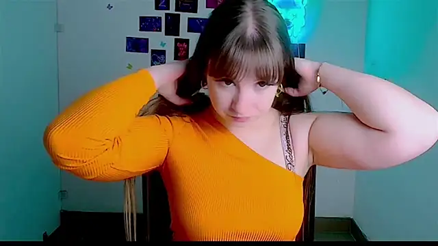Snapshot of Tiffani_Angel chatting on 5, 5, 2026 Tiffani Angel online show from 5, 5, 2026