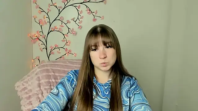 Snapshot of Tiffani_Angel chatting on 10, 5, 2026 Tiffani Angel online show from 10, 5, 2026