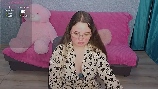 Snapshot of SofiDreamm chatting on 9, 5, 2026 SofiDreamm online show from 9, 5, 2026