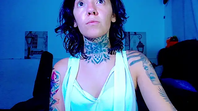 Snapshot of LannieGonzales chatting on 9, 5, 2026 LannieGonzales online show from 9, 5, 2026
