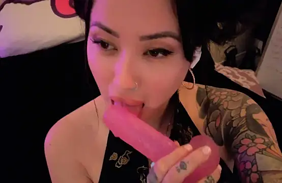 iamivyluv online show from 15, 4, 2026