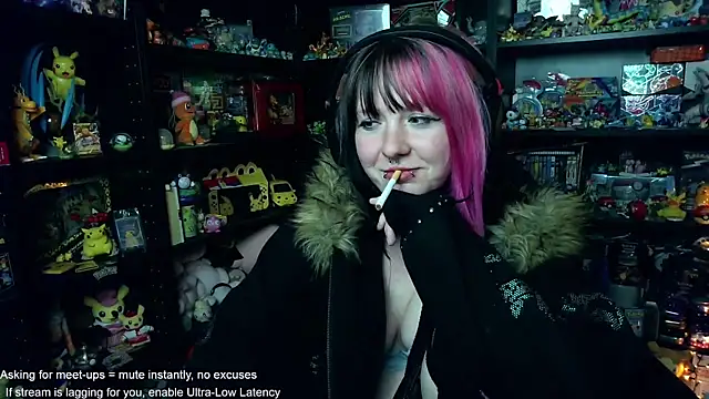 Snapshot of CutieTracer chatting on 11, 6, 2026 CutieTracer online show from 11, 6, 2026
