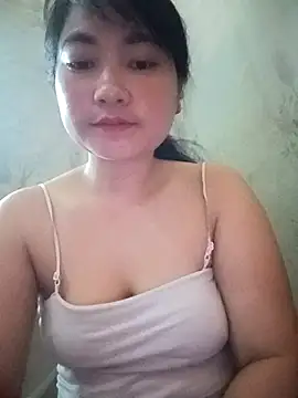 Linh Hoang online show from 4, 6, 2026