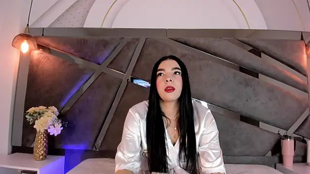 Chloee Parkerr online show from 26, 5, 2026
