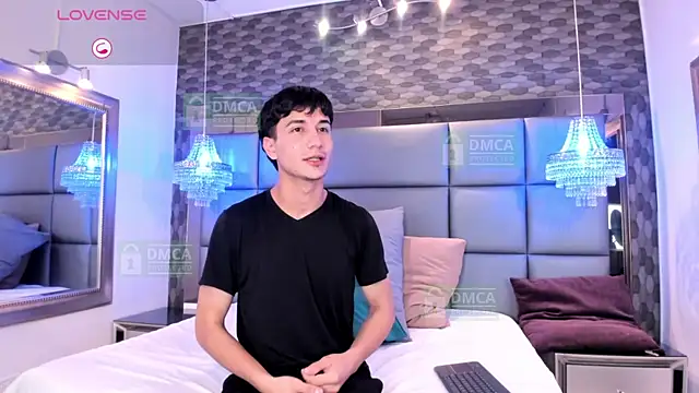 Snapshot of Taylor_Brooks chatting on 23, 4, 2026 Taylor Brooks online show from 23, 4, 2026