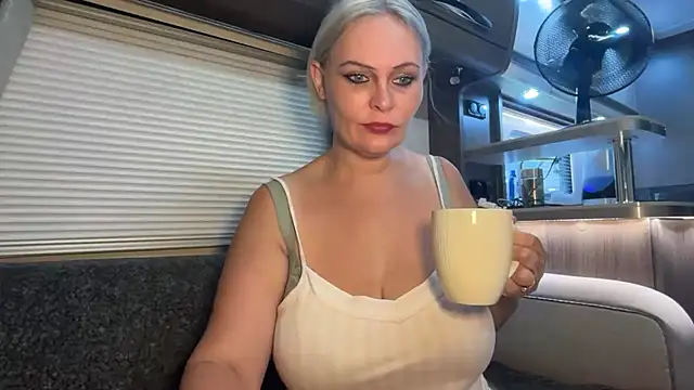Snapshot of BustySwingingSlut chatting on 28, 6, 2026 BustySwingingSlut online show from 28, 6, 2026