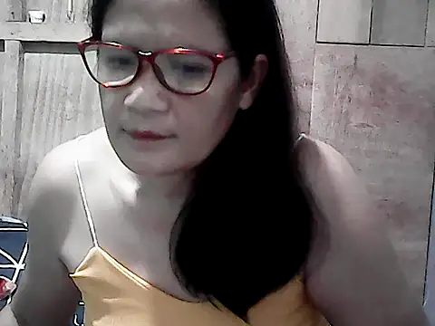 Snapshot of PinayZaira chatting on 1, 5, 2026 PinayZaira online show from 1, 5, 2026
