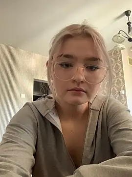 Snapshot of KimCarr chatting on 2, 4, 2026 KimCarr online show from 2, 4, 2026