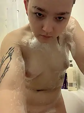 Snapshot of KimCarr chatting on 4, 4, 2026 KimCarr online show from 4, 4, 2026