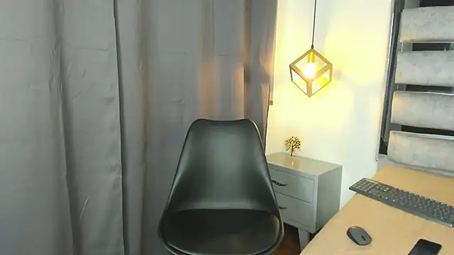 Snapshot of Alantaylorr_ chatting on 14, 7, 2026 Alantaylorr online show from 14, 7, 2026