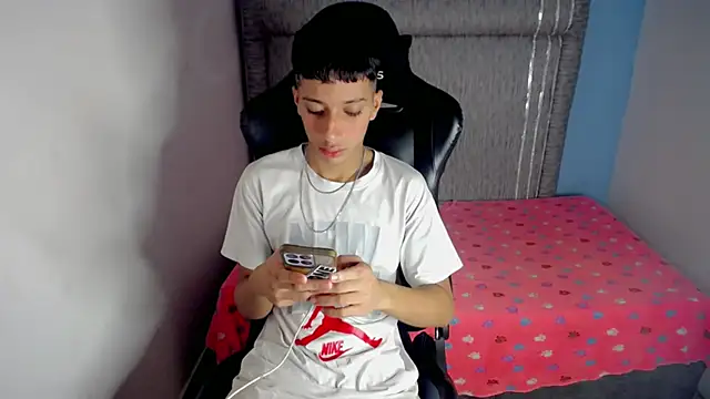 Snapshot of Yei_lee_ chatting on 21, 4, 2026 Yei lee online show from 21, 4, 2026