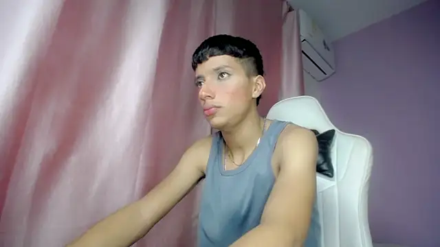 Snapshot of Yei_lee_ chatting on 28, 4, 2026 Yei lee online show from 28, 4, 2026