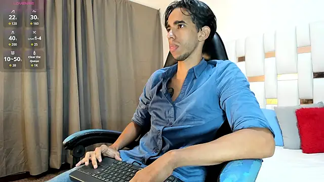 Snapshot of Alessandro_Abruzzo chatting on 4, 4, 2026 Alessandro Abruzzo online show from 4, 4, 2026