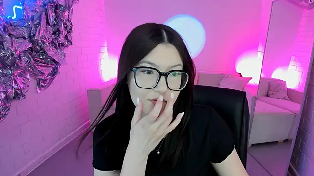 Snapshot of JennyGibson chatting on 8, 7, 2026 JennyGibson online show from 8, 7, 2026