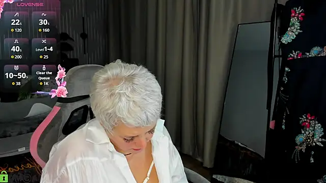 Linda Zef1r online show from 3, 5, 2026