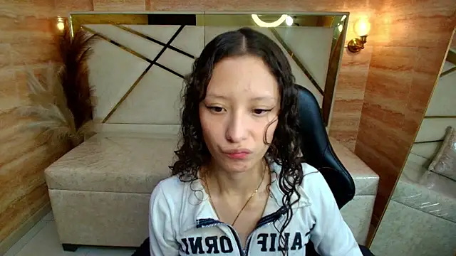 Snapshot of abby__r chatting on 30, 4, 2026 abby r online show from 30, 4, 2026