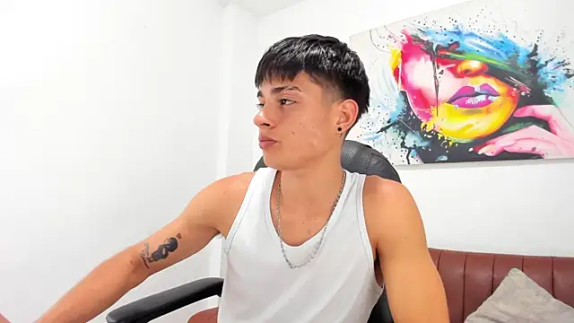 Snapshot of Thebestboyhot chatting on 21, 4, 2026 Thebestboyhot online show from 21, 4, 2026