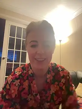 Snapshot of Laylaskyexx chatting on 9, 4, 2026 Laylaskyexx online show from 9, 4, 2026