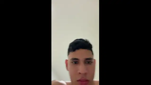 Snapshot of Massimo_Rinaldi chatting on 17, 5, 2026 Massimo Rinaldi online show from 17, 5, 2026