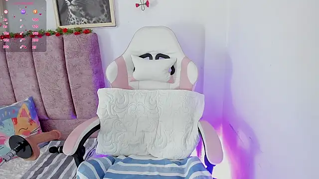 alisson boobs   online show from 17, 6, 2026