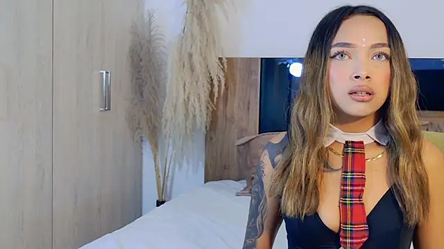 Snapshot of LaraBelmon chatting on 27, 5, 2026 LaraBelmon online show from 27, 5, 2026