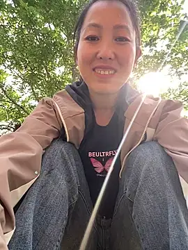 Snapshot of Huonglyna chatting on 4, 4, 2026 Huonglyna online show from 4, 4, 2026