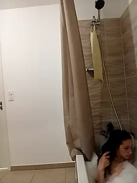 Snapshot of Lolaa92i chatting on 5, 4, 2026 Lolaa92i online show from 5, 4, 2026