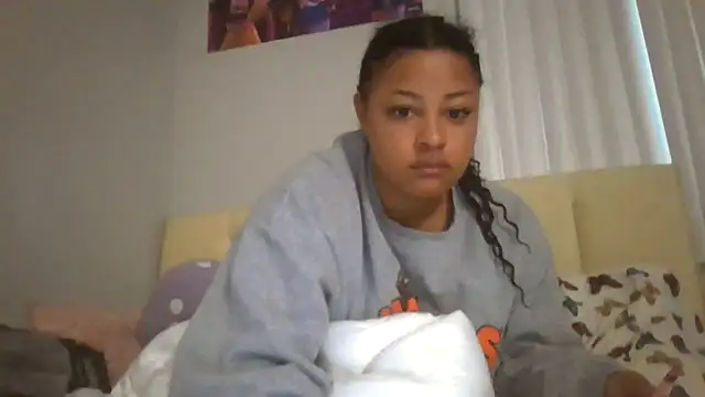 Snapshot of madzbailey chatting on 5, 7, 2026 madzbailey online show from 5, 7, 2026