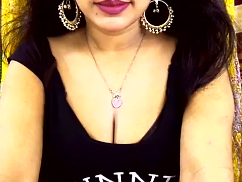 Snapshot of Noor_Zarin chatting on 25, 4, 2026 Noor Zarin online show from 25, 4, 2026