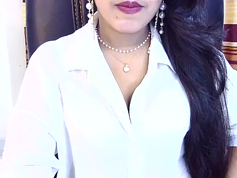 Snapshot of Noor_Zarin chatting on 5, 5, 2026 Noor Zarin online show from 5, 5, 2026