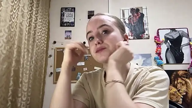 Snapshot of SabinaHaggen chatting on 15, 4, 2026 SabinaHaggen online show from 15, 4, 2026