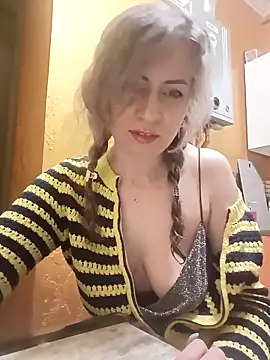 Snapshot of TaynaSecret chatting on 7, 4, 2026 TaynaSecret online show from 7, 4, 2026