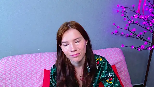 Snapshot of CleoBloom_ chatting on 8, 7, 2026 CleoBloom online show from 8, 7, 2026