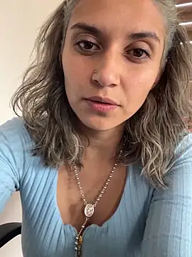 Snapshot of Isabella_varella- chatting on 21, 5, 2026 Isabella varella- online show from 21, 5, 2026