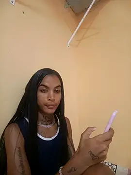 Snapshot of La_ReynaZendeya chatting on 2, 4, 2026 La ReynaZendeya online show from 2, 4, 2026