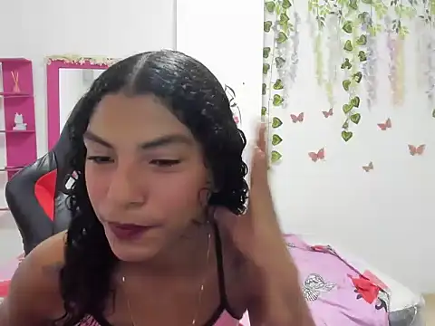 Snapshot of caramelo_hot11 chatting on 6, 4, 2026 caramelo hot11 online show from 6, 4, 2026