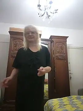 MatureElegantWidow online show from 18, 6, 2026