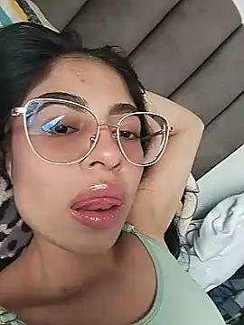 Snapshot of Lucietakeme chatting on 9, 6, 2026 Lucietakeme online show from 9, 6, 2026