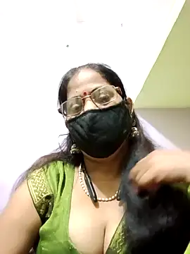 Snapshot of SEEMA_012 chatting on 17, 5, 2026 SEEMA 012 online show from 17, 5, 2026