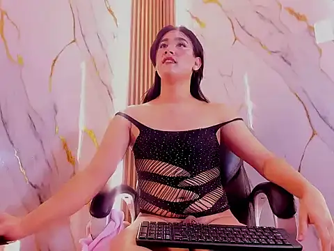 MarhiamCristal online show from 12, 4, 2026