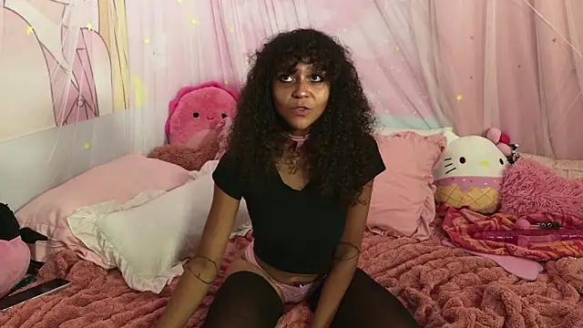 Snapshot of mia_hart chatting on 21, 6, 2026 mia hart online show from 21, 6, 2026
